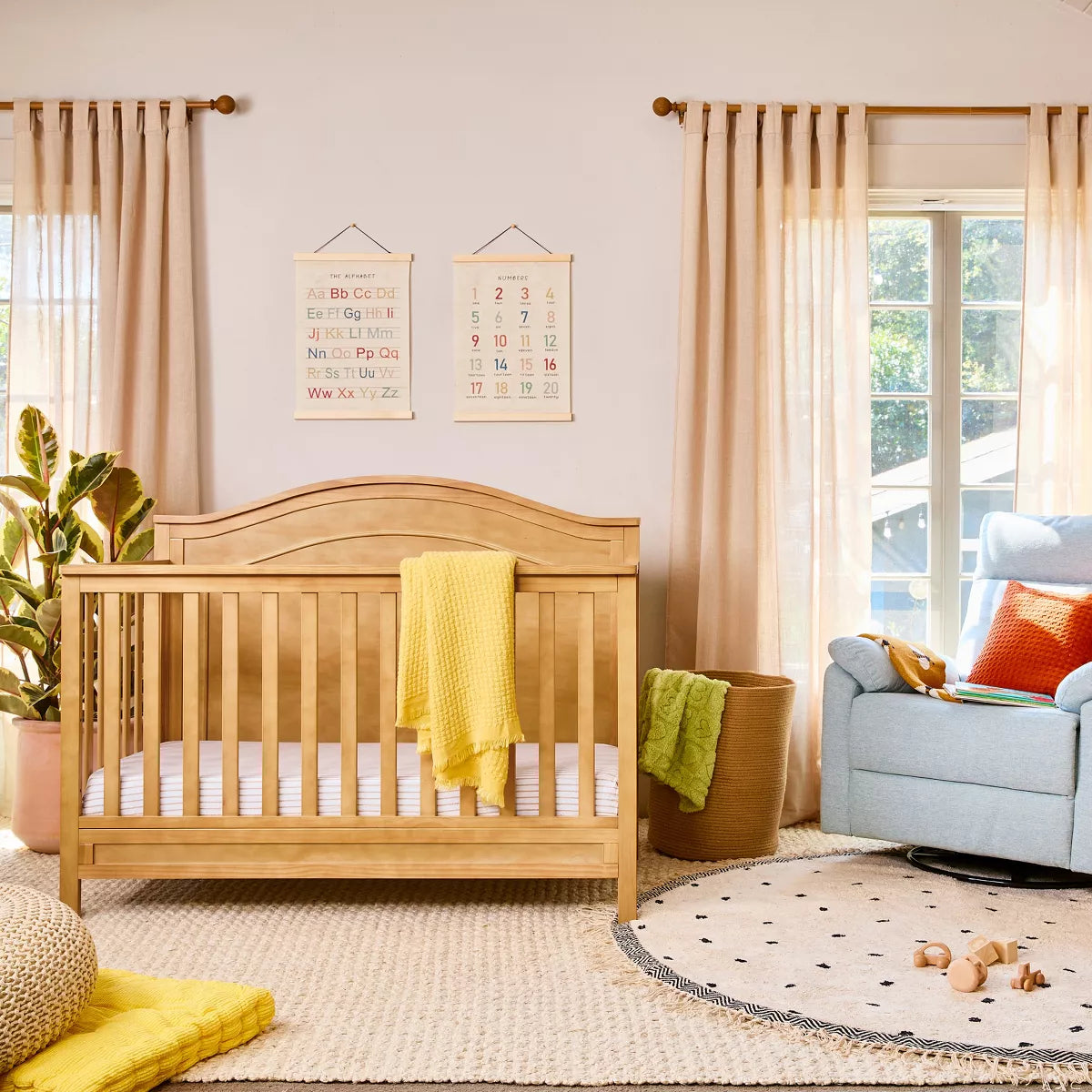 Davinci Charlie 4-In-1 Convertible Crib